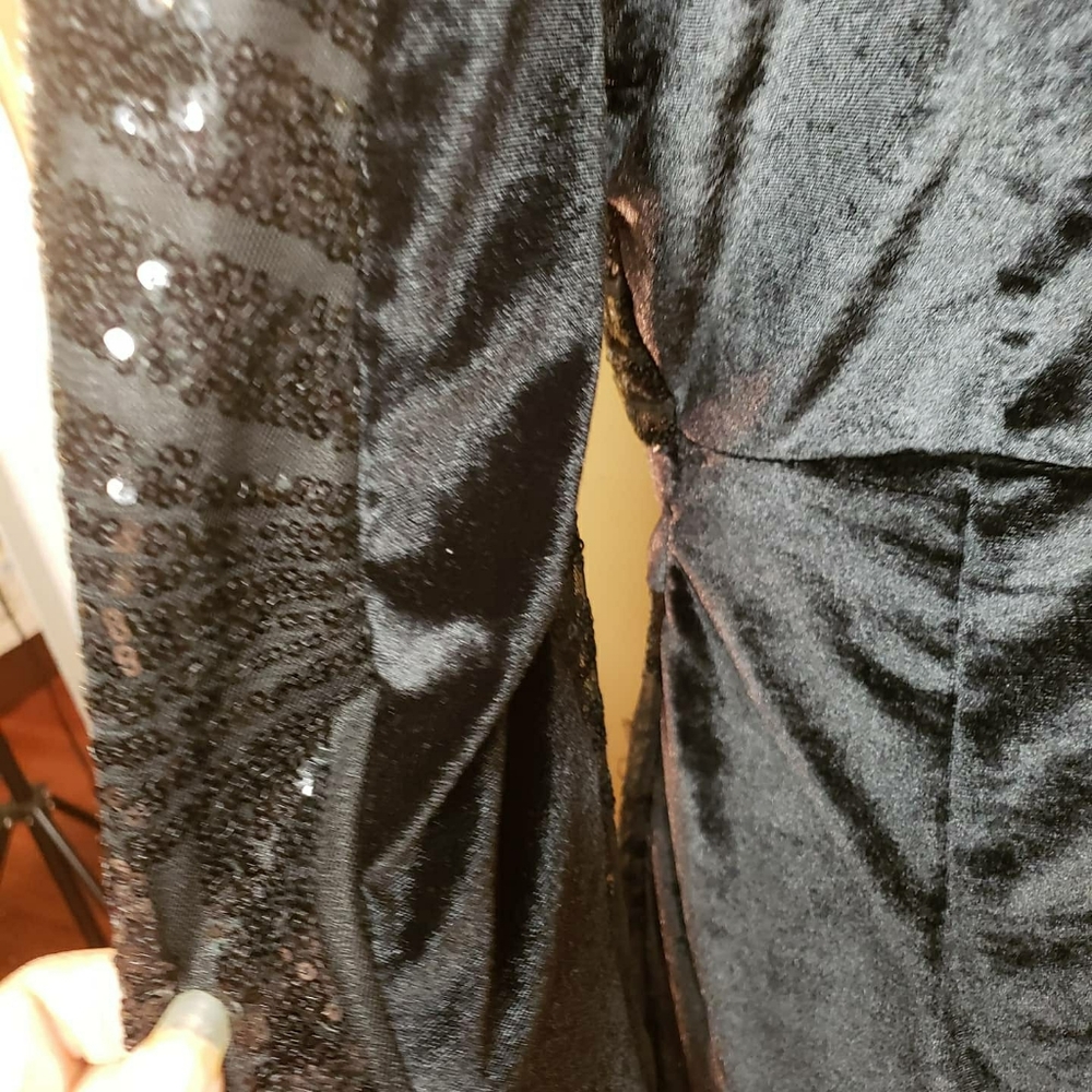 Dress - Picture 2 of 11